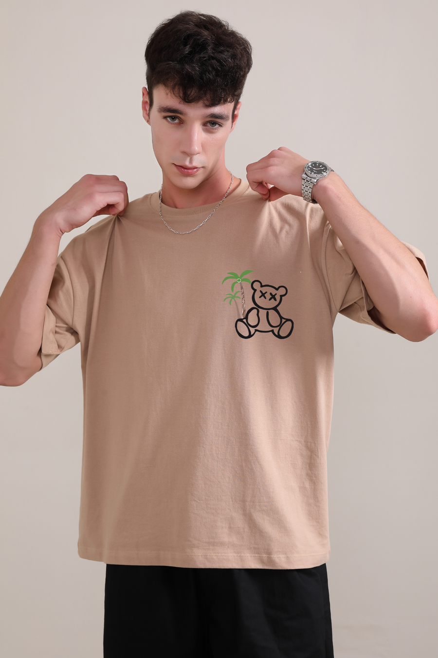 Invincible Bear- Oversized t-shirt