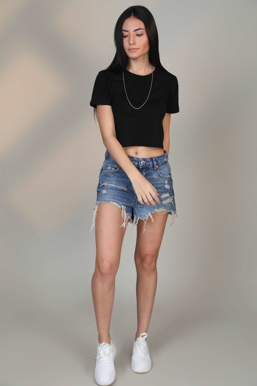 Crop Top- Black - Botnia